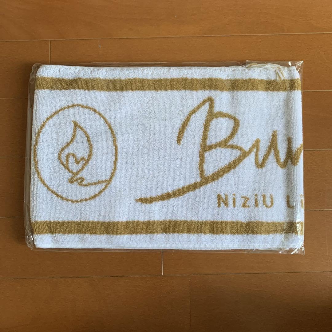 フリンジマフラータオル/「NiziU\"Burn it Up\"GOODS」 ﾌﾘﾝｼﾞﾏﾌﾗｰﾀｵﾙ・NiziU | Sony Music Shop・CD・DVD・ﾌﾞﾙｰﾚｲ